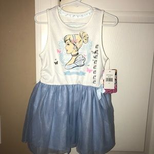 NWT Cinderella dress! Size 4T it runs more 3T